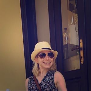 Meet your Posher, Molly